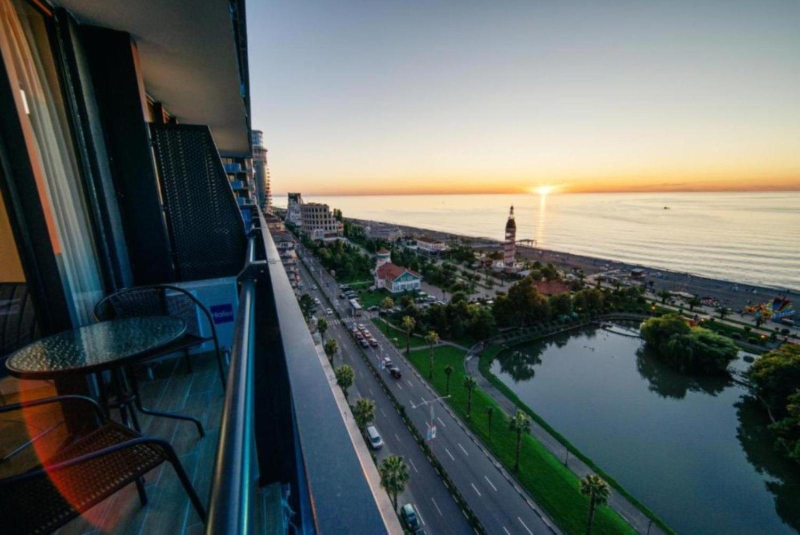 Orbi City Panoramic View Батуми Экстерьер фото